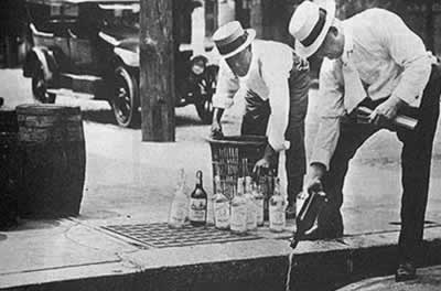 美国禁酒令生效（历史上今天lssjt.com）