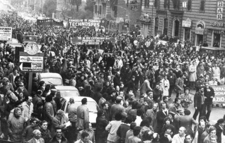 意大利800万工人举行4―8小时全国性大罢工（历史上今天lssjt.com）