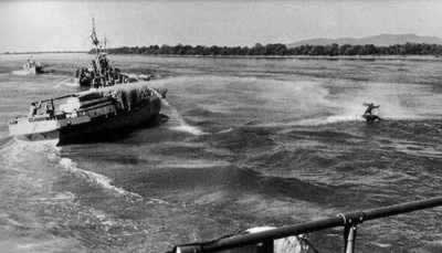 珍宝岛自卫反击战开始