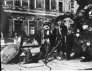 德国柏林工人总罢工并武装庆祝（历史上今天lssjt.cn）